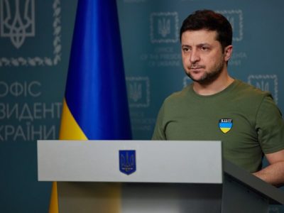 Треба зупинити російських військових. Кричіть своїм політикам. Україна — це п’ятнадцять атомних блоків. Якщо буде вибух, — кінець всім, — Володимир Зеленський  