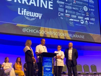 Ресторатори Чикаго приготували мільйон обідів для українців та зібрали пів мільйона доларів  