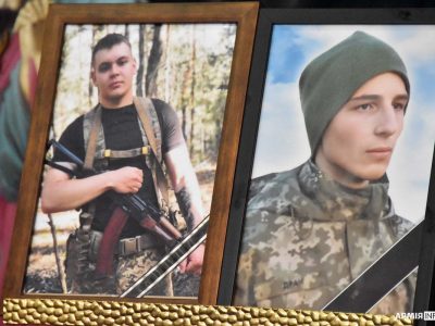 Хмельницький попрощався з двома загиблими захисниками України  