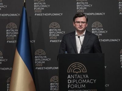 Дмитро Кулеба рішуче заявив НАТО про потребу України в літаках, системах ППО та іншому важкому озброєнні  