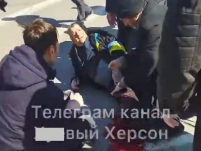 У Херсоні загарбники відкрили вогонь по мітингувальниках  