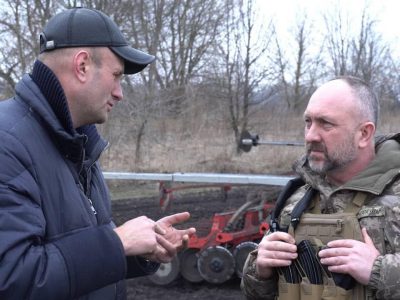 «Настрій бойовий і бадьорий»: на Київщині у розпалі весняно-польові роботи  