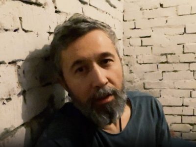 У нас найкращі у світі Збройні Cили, — співак і актор Сергій Бабкін із бомбосховища зачитав вірші до воїнів ЗСУ  