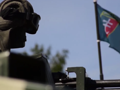 Поки танки окупантів тонуть в болотах, наша сталева кавалерія нищить ворога  