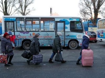 Фейкова арифметика кремля: за кордон виїхало вдвічі більше людей, ніж усе населення України  