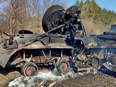 На Донецькому та Луганському напрямках українські захисники знищили сьогодні 8 танків  