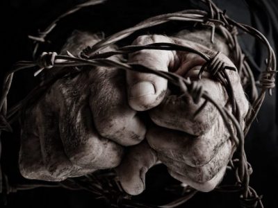 Офіцерам росармії оголосили підозру за знущання над полоненим і священником  