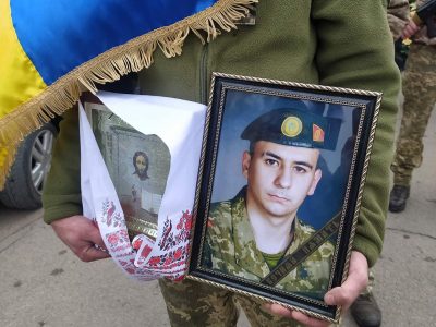 Два дні не дожив до 22-річчя — у Коростені поховали Руслана Таргонського  