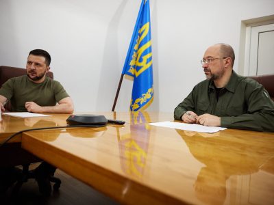 Володимир Зеленський провів нараду щодо матеріально-технічного забезпечення армії  