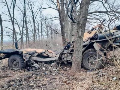 Незважаючи на оточення, полк «Азов» продовжує нищити техніку ворога