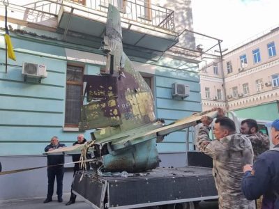 Хвіст російського штурмовика Су-25СМ став експонатом у Національному військово-історичному музеї України  