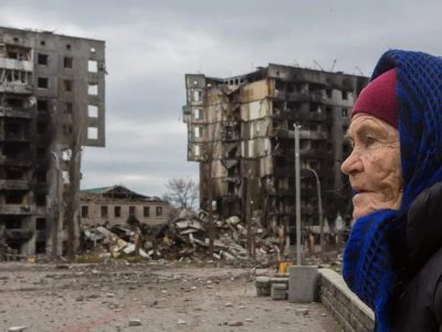 Зіткнення двох різних світів: глава держави показав щемливі фото українців під час війни