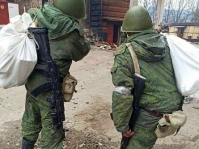 Російські загарбники вихваляються, що навчилися «грамотно мародерити» в Україні  