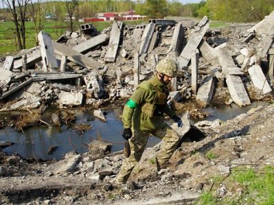 На Харківщині окупанти підірвали 3 автомобільні мости  