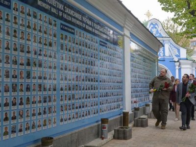 Спікери парламентів України та Норвегії вшанували пам’ять загиблих українських захисників  