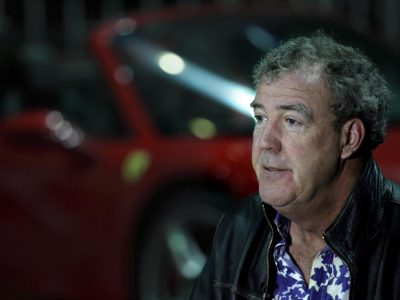 Ведучий мега популярної телепрограми Top Gear про автосвіт закупив позашляховики для українців  