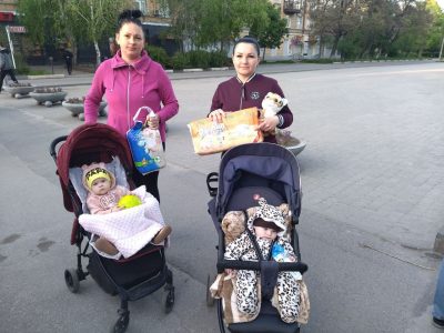 Діти з внутрішньо переміщених родин отримали допомогу від українських військових  