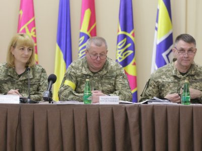 Представники Київської асоціації військових аташе вшанували річницю боротьби за ДАП  