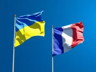 Франція прийме на лікування трьох хворих на рак дітей і сімох поранених з України  