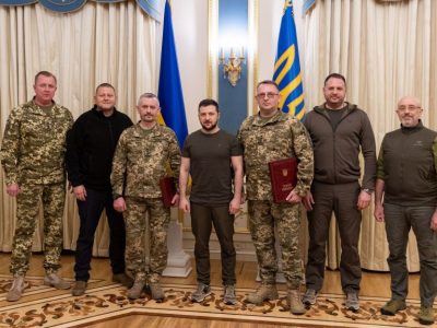 Президент вручив ордени «Золота Зірка» військовослужбовцям, яким присвоєно звання Героя України  