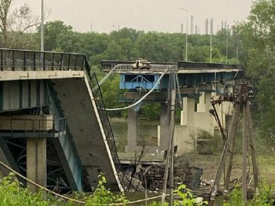 Окупанти зруйнували міст між Сєвєродонецьком та Лисичанськом  