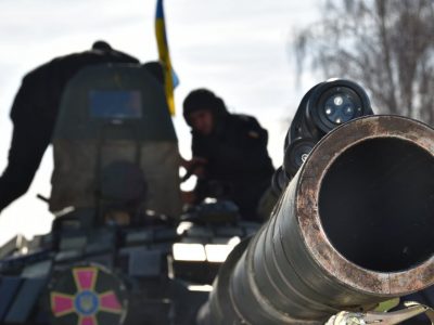 За підтримки авіації противник веде наступальні дії, щоб оточити наші підрозділи