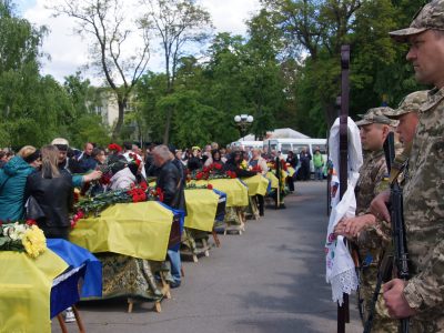 На Полтавщині попрощалися з дванадцятьма загиблими Захисниками України  