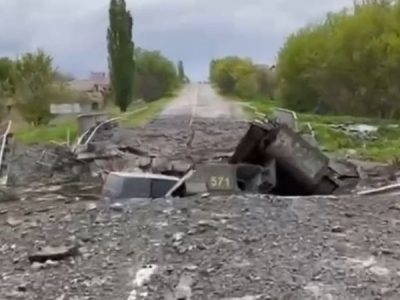 Окупанти втопили дві одиниці техніки на підірваному мосту в Руській Лозовій