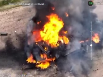 На Луганщині українські воїни перетворили два російських танки на палаючий металобрухт  