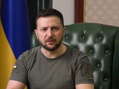 Я вдячний усім, хто тримає оборону – Президент України