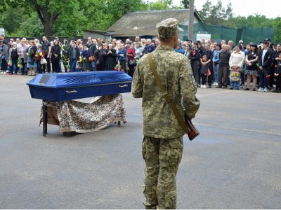 У Кропивницькому провели в останню путь трьох загиблих захисників України  