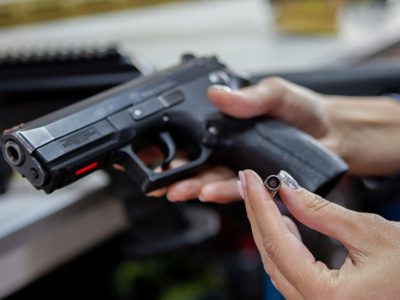 Опитування в Дії: більш ніж половина українців підтримала легалізацію зброї  