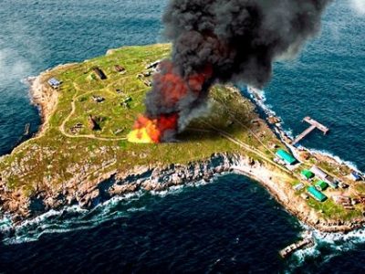 По острову Зміїний завдано зосередженого вогневого удару  