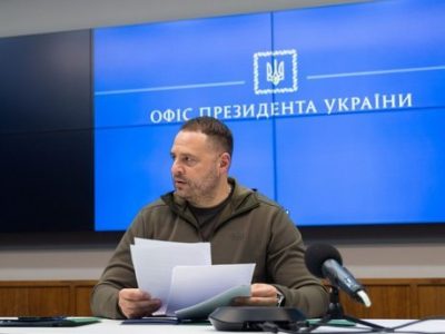 Україна створює Стратегічну групу та Координаційний центр із забезпечення оборони  