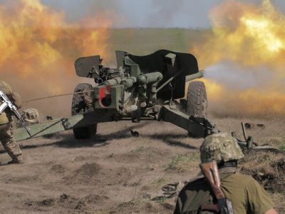 Наші позиції поблизу Бахмута противник обстрілює зі ствольної артилерії  