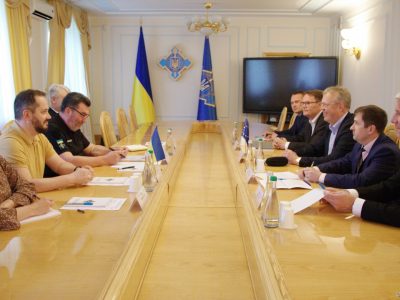 Секретар РНБО обговорив із делегацією КМЄС розслідування злочинів рф, прискорення митних процедур та кібербезпеку  