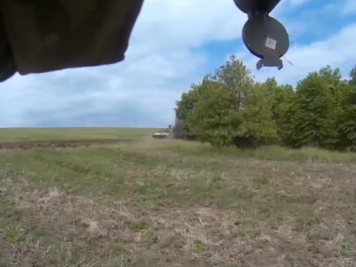 Воїни ССО розстріляли ворожу БМП з ручного гранатомета  