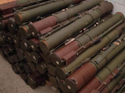 ЗСУ передали великий арсенал зброї, виявлений на Донеччині  