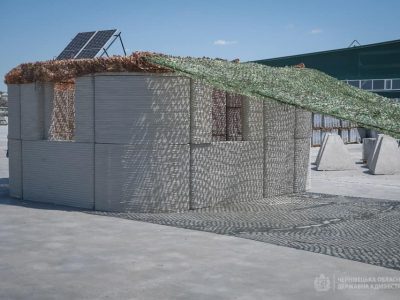 Зразки захисних оборонних споруд, виготовлені на 3D принтерах, презентували на Буковині  