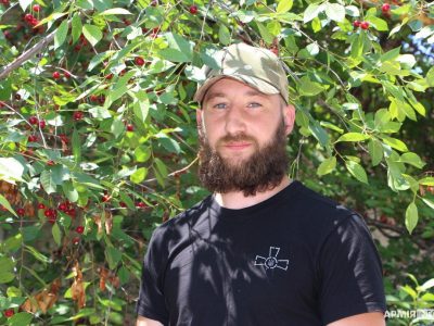 «Ви думаєте, ми з автоматами в руках народилися? Не варто чекати, що хтось воюватиме за вас…»  