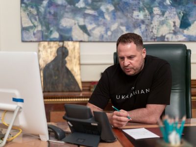 Андрій Єрмак розповів Джеймсу Рішу про ефективність застосування ЗСУ американської зброї  