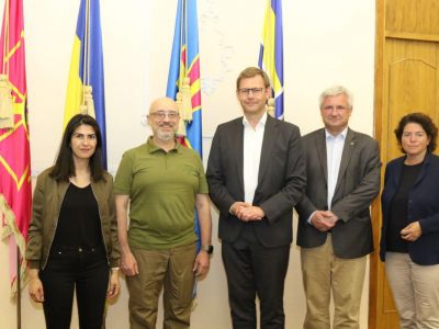 «Давайте разом переможемо ворога» – Олексій Резніков із депутатами Бундестагу обговорив подальшу підтримку ЗСУ  