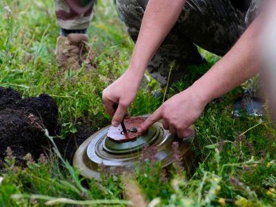 Гучно гримить: сапери тероборони демонструють гарні навички у мінно-вибуховій справі  