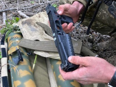 Гірські штурмовики показали трофеї, які здобули під час боїв з противником  