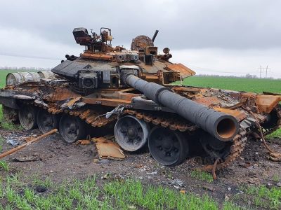 Україна відправила на виставку до Чехії знищену техніку росармії  