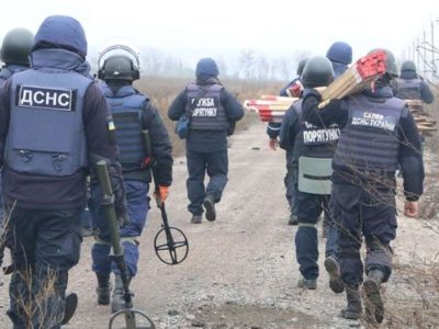 Піротехніки ДСНС знешкодили за добу майже 900 вибухонебезпечних предметів