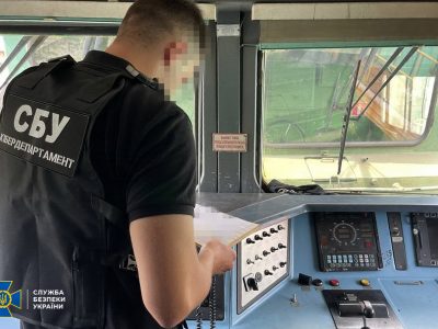 Заарештовано білоруські локомотиви, якими рф перекидала військові угруповання в Україну