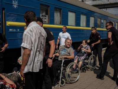 Укрзалізниця призначила низку евакуаційних поїздів  