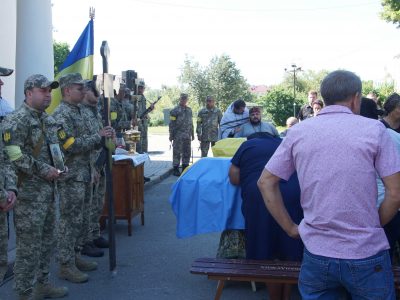 У Полтаві віддали останню шану десантнику Максимові Шевченку та піхотинцю Олександру Саливіну  