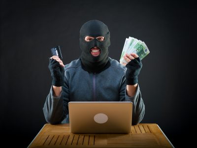 Кіберполіція викрила шахраїв, які продавали неіснуючі військові товари  